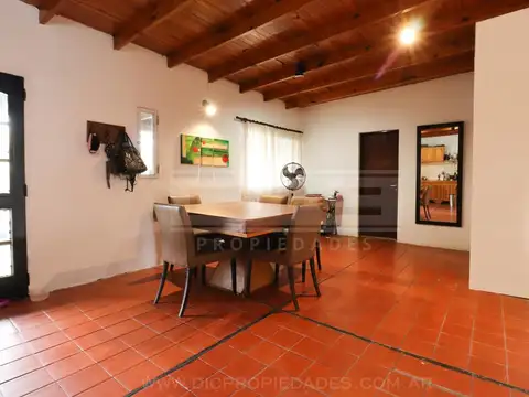 Depto Tipo Casa 7 ambientes con 2 baños