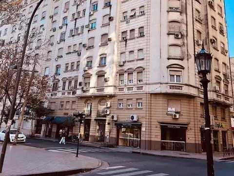 Dorrego al 700. Esquina estilo francés 2 habitaciones