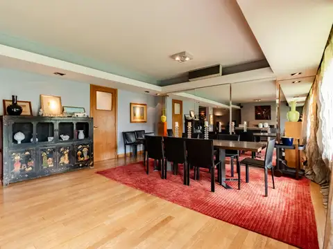 Casa 9 ambientes con 8 baños