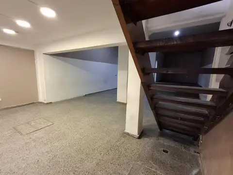 Local en Alquiler en Jose Leon Suarez, $ 1.900.000