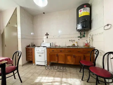 Casa 7 ambientes con 3 baños