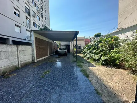 CASA EN VENTA LA PLATA A REFACCIONAR