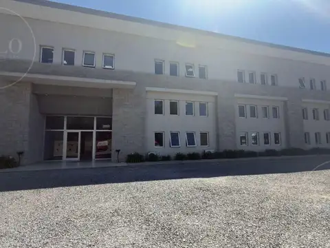 Oficina en Alquiler con 2 cocheras