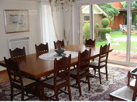 Casa 7 ambientes con 3 baños