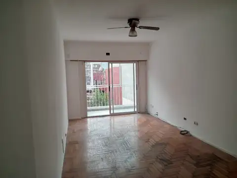 3 AMBIENTES CON BALCON