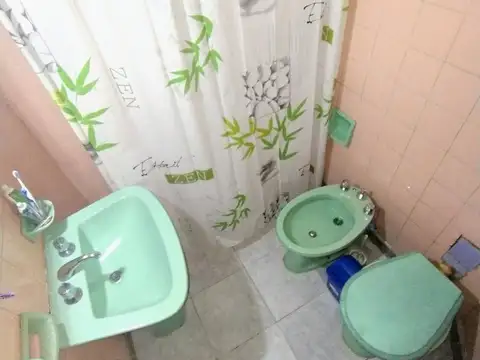 Depto Tipo Casa 5 ambientes con 1 baño
