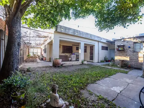 OPORTUNIDAD ! CASA A LA VENTA EN BARRIO INDUSTRIAL