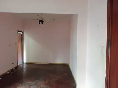 PH 3 ambientes venta M. Castro a refaccionar AC