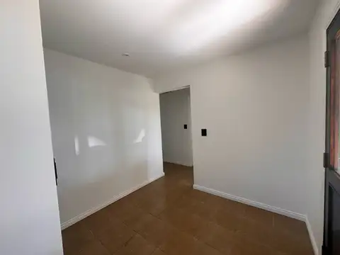 Casa en Alquiler con 2 cocheras