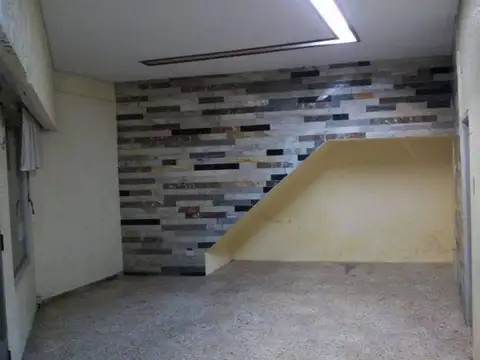 Local en Venta Via Púb.