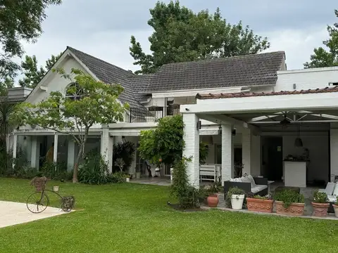 Casa 6 ambientes con 3 baños