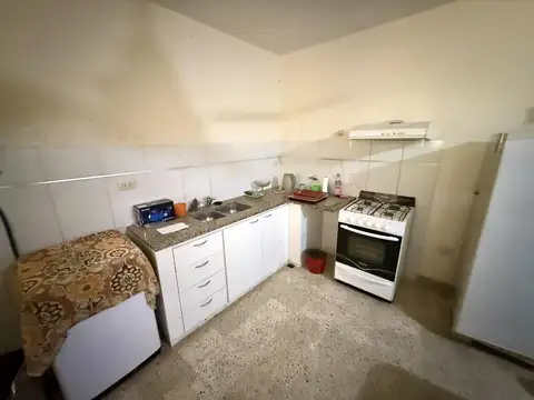 Casa 4 ambientes con 1 baño