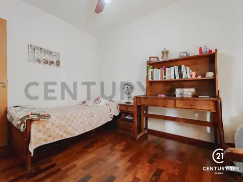 VENTA- Departamento de Dos Dormitorios con Balcón al Frente en Barrio Arroyito