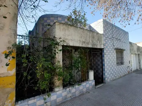 Galpon en Venta en Flores, USD 165.000