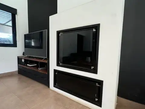 CASA EN VENTA 5 AMBIENTES EN ALTOS DEL SOL