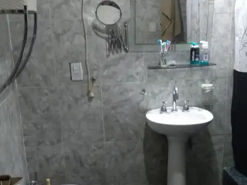 OPORTUNIDAD VENTA CASA 3 AMBIENTES CON COCHERA