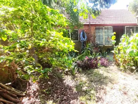 VENTA CASA 4AMB BERNAL COCHERA JARDIN