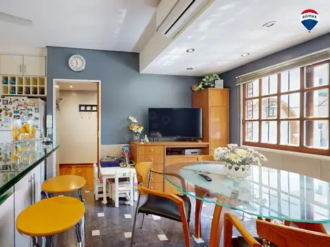 Casa en Venta con 3 cocheras