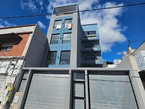 MONOAMBIENTE EN PRIMER PISO SAN JUSTO