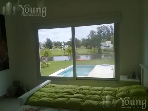 Casa en Venta con 3 cocheras