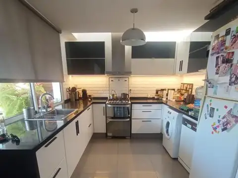 Casa en Alquiler Temporal con 2 cocheras