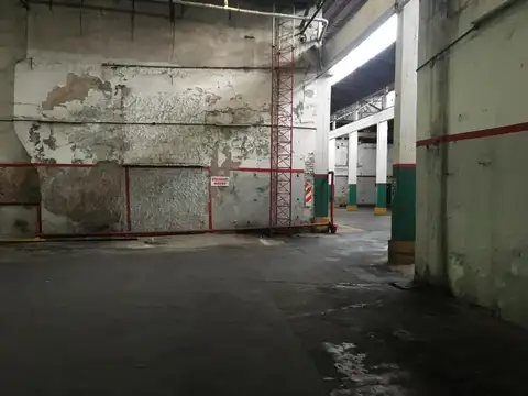 VENTA – IMPORTANTE GALPÓN / DEPÓSITO C/OFICINAS – DOBLE ENTRADA