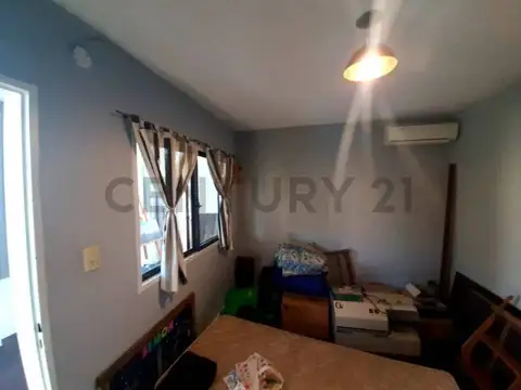 Hipolito Yrigoyen 3900, Piso 0