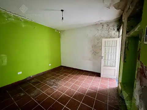 Casa en Venta con 4 cocheras