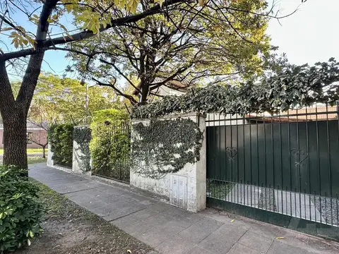 Dr. Javier Muñiz 3505 (Merlo y Santa Rosa)