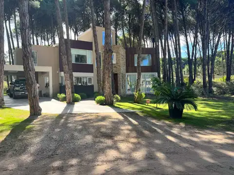 Casa en Venta en Carilo, USD 590.000
