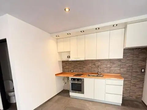 Depto Tipo Casa en Alquiler con 1 cocheras