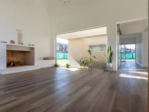 Casa 5 ambientes con 1 baño