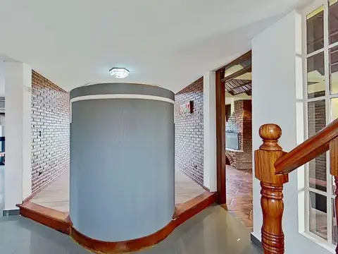 Casa 7 ambientes con 2 baños