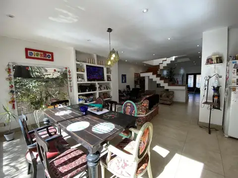 Chalet de 5 ambientes con parque soñado