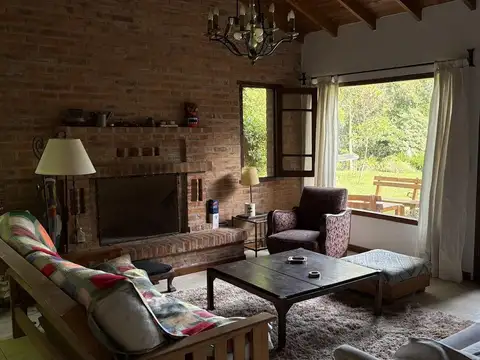 Casa 5 ambientes con 3 baños