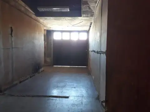 CASA 5 AMBIENTES CON COCHERA