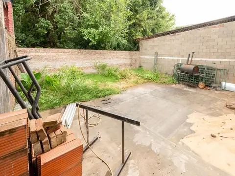 Casa 5 ambientes con 2 baños