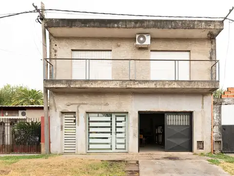 CASA EN VENTA EN PEREZ CON LOCAL