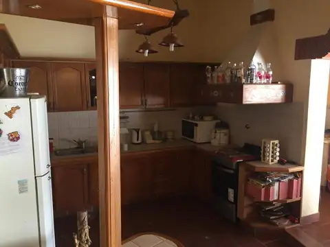 Casa 5 ambientes con 3 baños