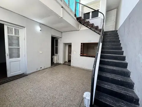 Depto Tipo Casa en Alquiler de 4 ambientes