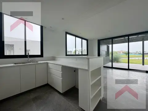 Casa en Venta al Oeste