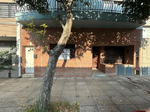 Anchorena 1210 – PH en Planta Baja con Patio | Para refaccionar en el corazón de La Lucila