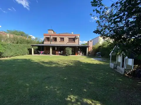 La Almudena-Exc Casa Vta 4 Dor gge/qcho/pileta/jar