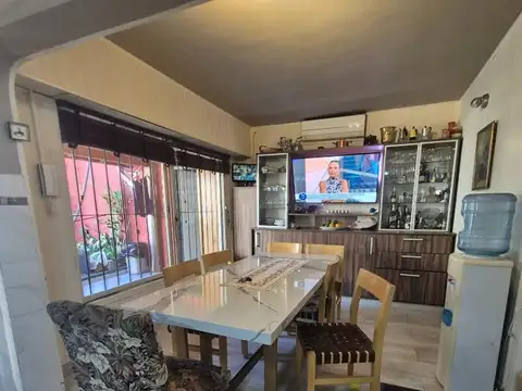 CASA | 4 DORM | LOTE 210 | 300 m2 |  PARRILLA Y PILETA