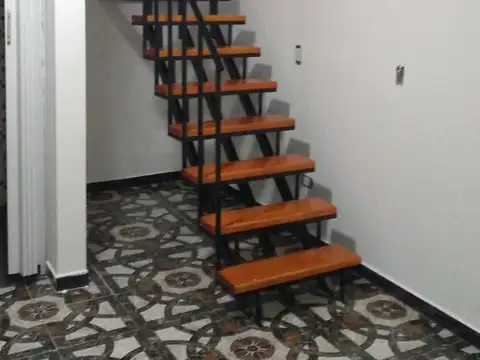 Depto Tipo Casa en Venta con 1 cocheras