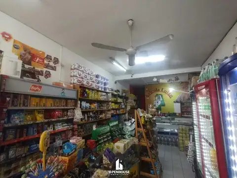 OPENHOUSE Vende local comercial ubicado en Dorrego a metros de la calle principal Adolfo Calle