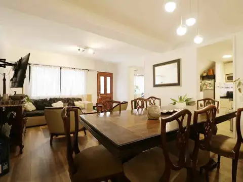 Casa 3 ambientes con 2 baños