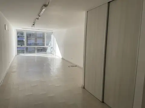 Oficina en Alquiler en Flores, $ 900.000