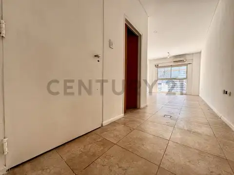 VENTA 2 AMBIENTES CON PATIO LUMINOSO