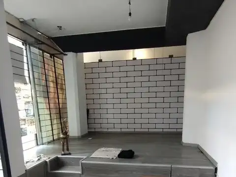 Local en Alquiler en Nuestra Señora De Lourdes, $ 800.000